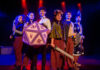 Aventura Sem Classe | Espetáculo de improviso transforma plateia em parte da história e leva a dinâmica do RPG de mesa para o teatro em nova temporada