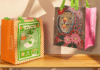 Tok&Stok lança novas sacolas reutilizáveis com estampas de artistas brasileiros e transforma item do dia a dia em peça de design