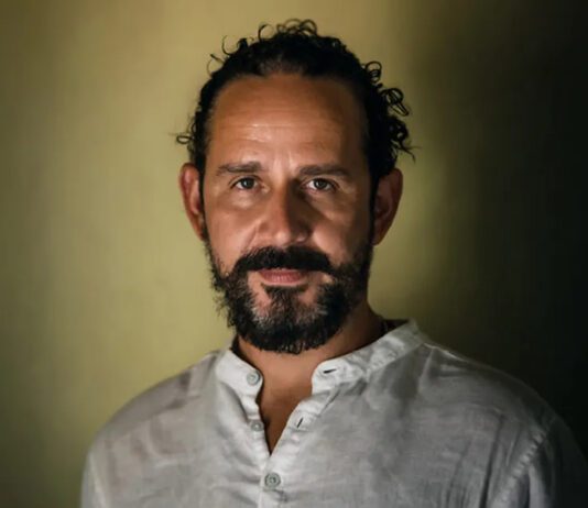 Aly Muritiba oferece masterclass gratuita sobre cinema e revela bastidores da criação de filmes e séries no Brasil