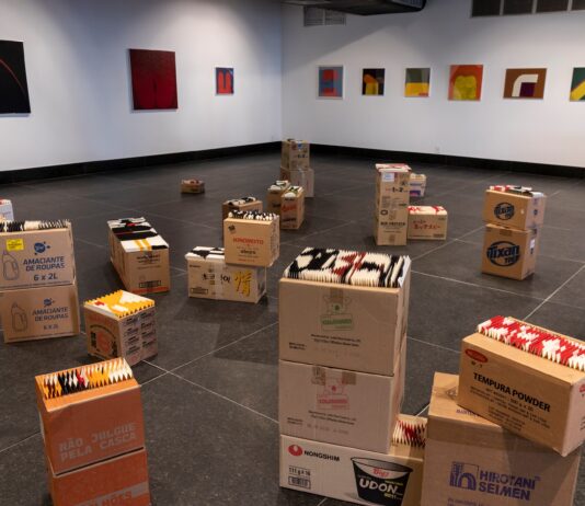Tomie Ohtake e Alice Shintani dividem espaço em nova exposição na CAIXA Cultural do Rio