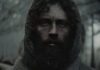 Primeiro pôster de Lobis-Homem mostra Aaron Taylor-Johnson em transformação no novo terror de Robert Eggers