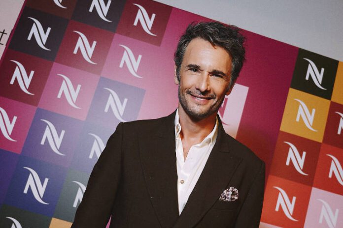 Rodrigo Santoro é o novo rosto da Nespresso no Brasil e marca retoma parceria iniciada há duas décadas