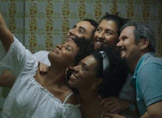 Sessão de Sábado (18) exibe Três Verões, filme em que Regina Casé olha para quem sempre sobra quando os ricos desaparecem