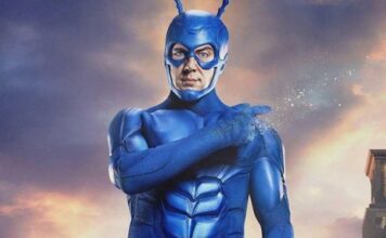 The Tick chega ao catálogo da Netflix e resgata uma das adaptações de super-heróis mais diferentes dos últimos anos