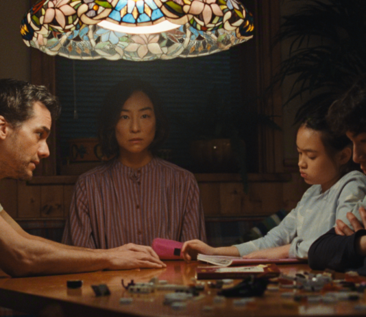 Entenda o final de A Última Casa, novo filme da Netflix com Wagner Moura e Greta Lee